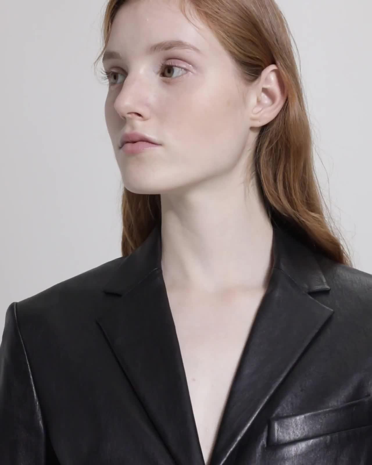 Shrunken Blazer in Leather